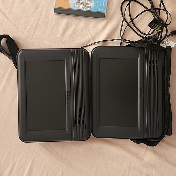 RCA Portable DVD Player for car - Picture 1 of 3